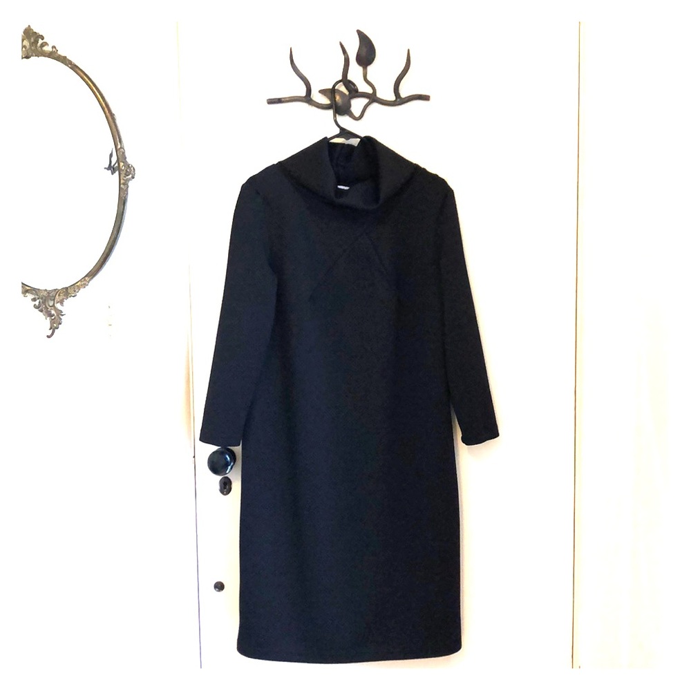 Long sleeve quilted black dress, size L